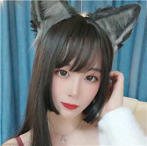 轩萧学姐化身高雅女神——紫色旗袍写真尽显东方韵味与二次元魅力💜